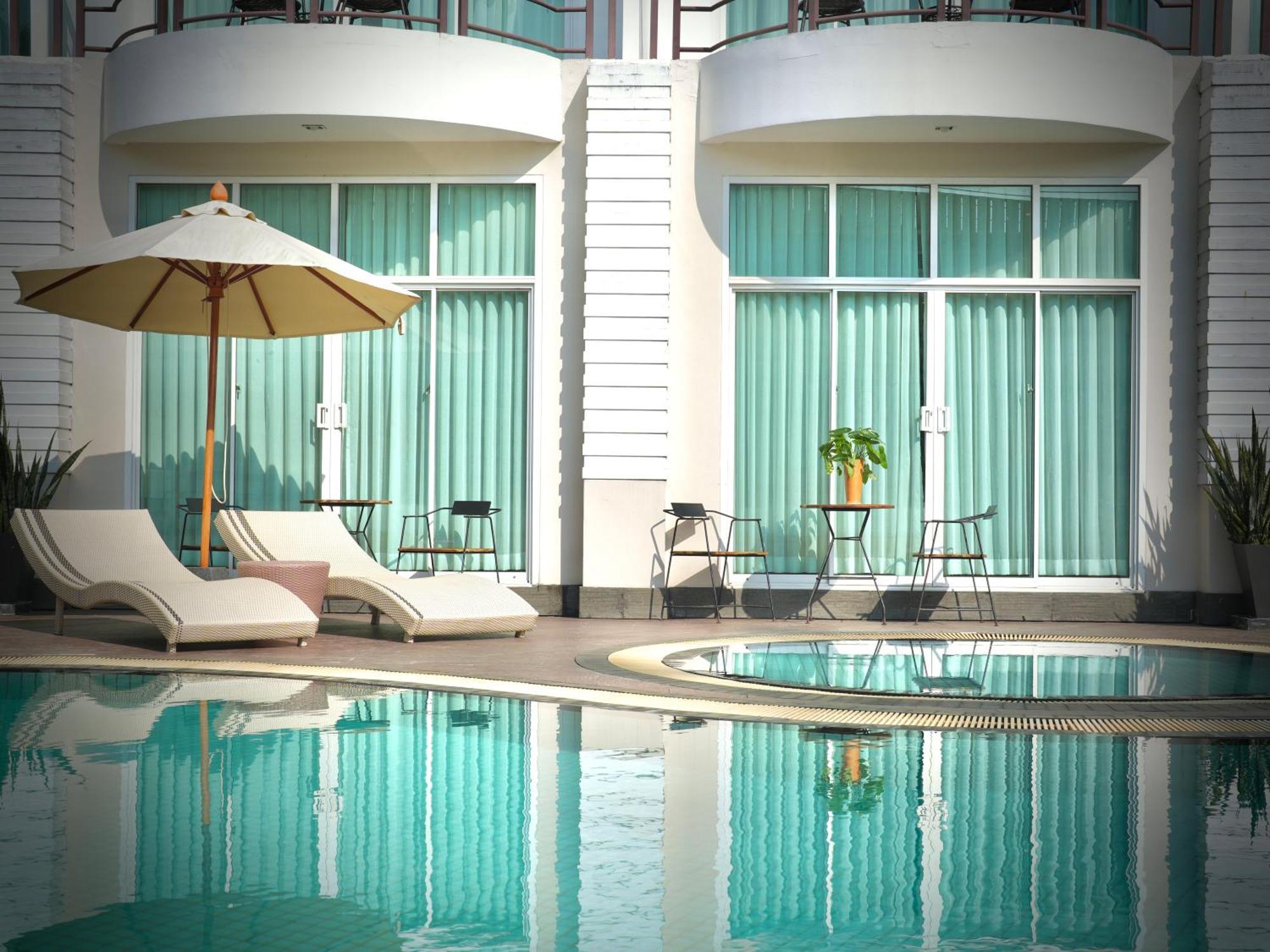 A-Te Chumphon Hotel - Sha Plus Экстерьер фото