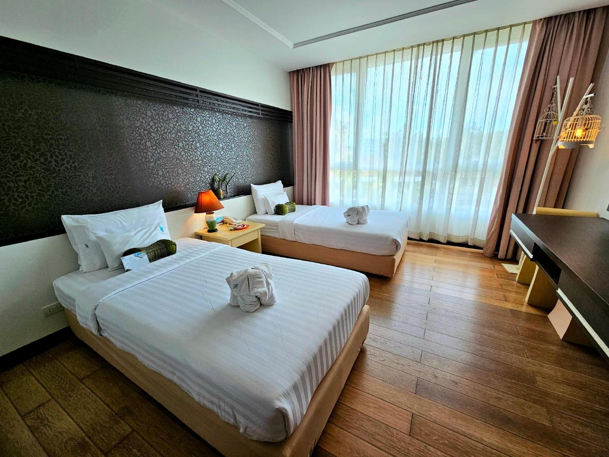A-Te Chumphon Hotel - Sha Plus Экстерьер фото